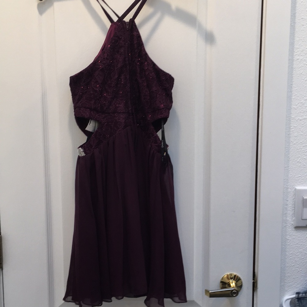 Dress - Picture 2 of 3